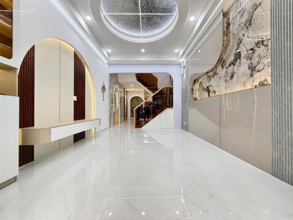 Bán nhà hẻm xe hơi 4x17m đúc 3 lầu sát emax2 nhà mới full nội thất