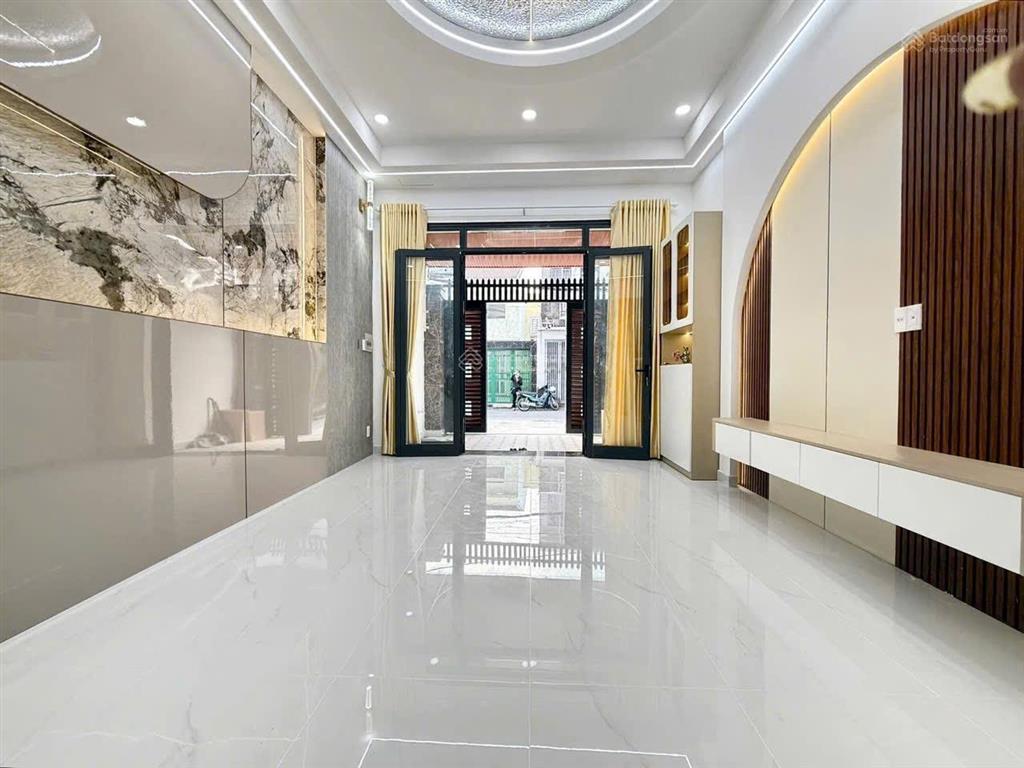 Bán nhà hẻm xe hơi 4x17m đúc 3 lầu sát emax2 nhà mới full nội thất