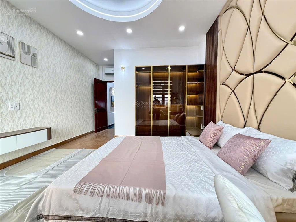 Bán nhà hẻm xe hơi 4x17m đúc 3 lầu sát emax2 nhà mới full nội thất