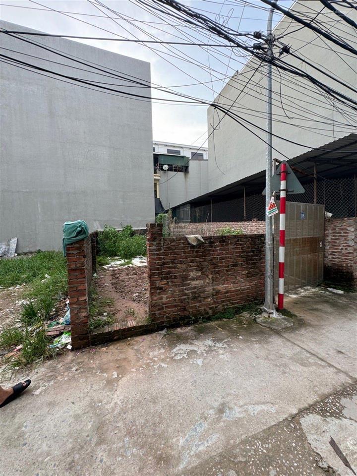 Chính chủ em cần bán gấp lô góc đẹp nhất liên kết mặt đường 6m, kinh doanh đỉnh.  cc0977 939 ***