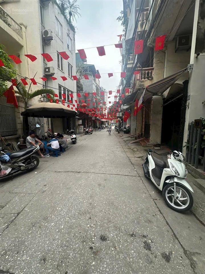 Siêu phẩm  lô góc  phân lô  lê thanh nghị  ngõ thông ô tô tránh. dt 40m2. giá 14,8 tỷ.