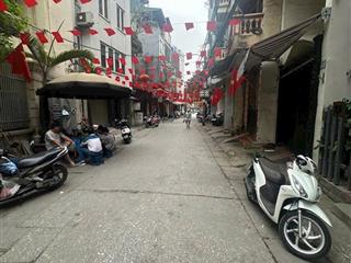 Siêu phẩm  lô góc  phân lô  lê thanh nghị  ngõ thông ô tô tránh. dt 40m2. giá 14,8 tỷ.