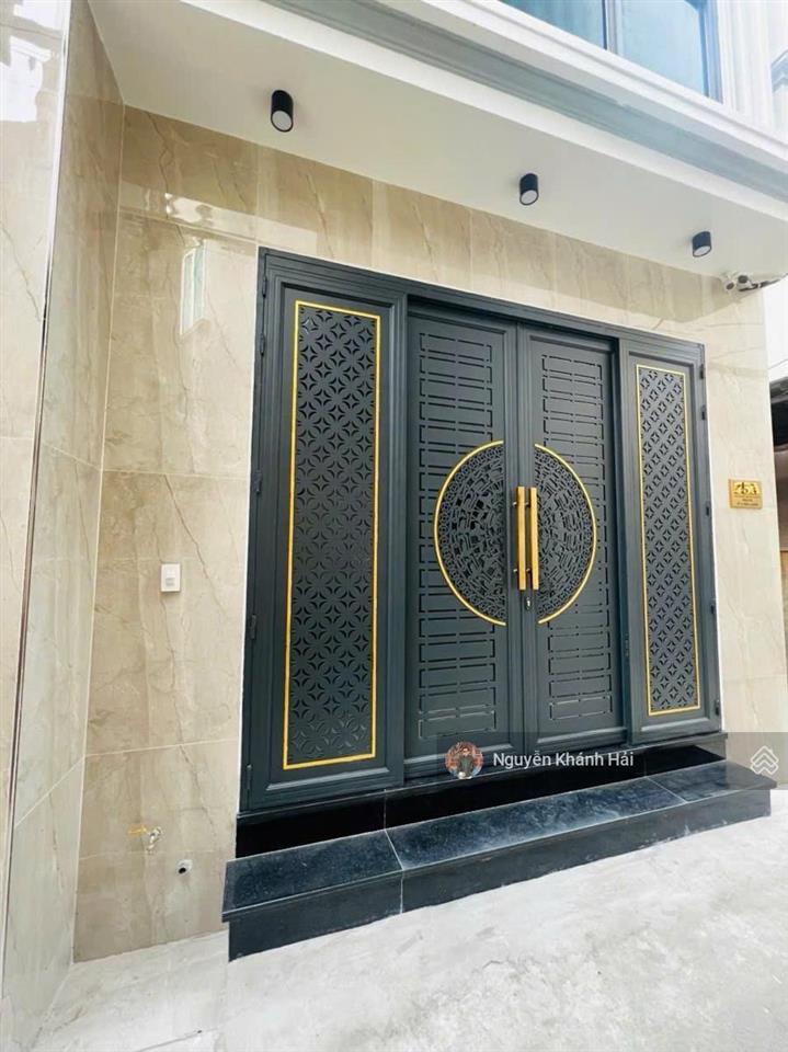 Nhà đẹp kim ngưu  ngõ thông  ô tô đỗ cửa  lô góc  thang máy. dt 55m2. giá 15 tỷ.