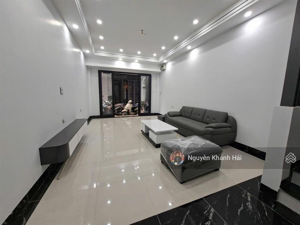 Nhà đẹp lung linh p cát linh  ngõ thông  2 thoáng. 35m2 x 6 tầng  thang máy. giá 10,7 tỷ.