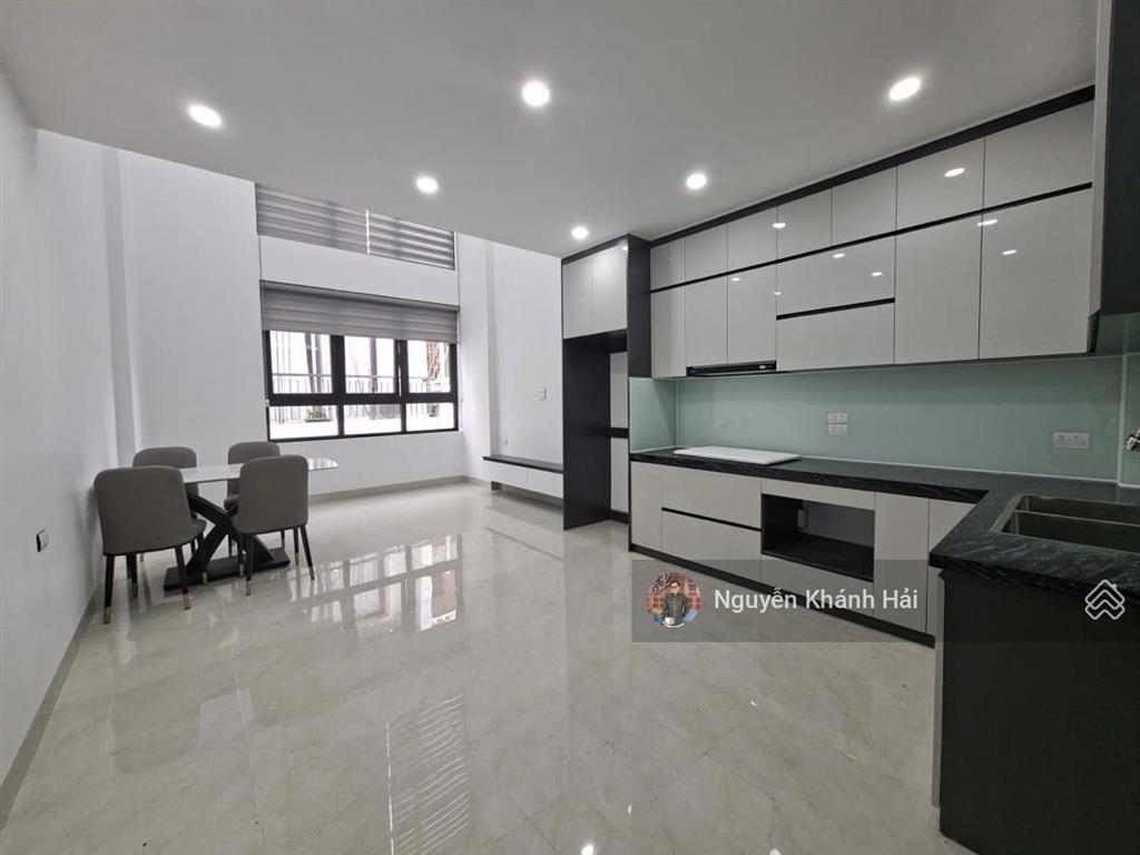 Nhà đẹp lung linh p cát linh  ngõ thông  2 thoáng. 35m2 x 6 tầng  thang máy. giá 10,7 tỷ.
