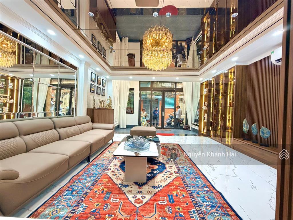 Bán gấp nhà mới lò đúc  dt 50m2 x 5 tầng  thang máy  đón đầu hàng xóm kdt ven sông