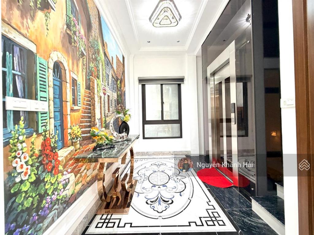 Bán gấp nhà mới lò đúc  dt 50m2 x 5 tầng  thang máy  đón đầu hàng xóm kdt ven sông