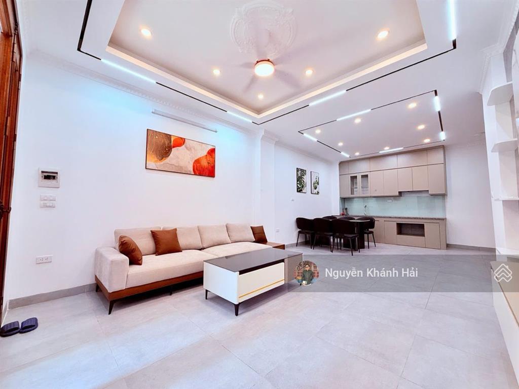 Bán nhà mình khai tương lai hàng xóm khu đô thị ven sông  thang máy. dt 50m2. giá 12,9 tỷ.