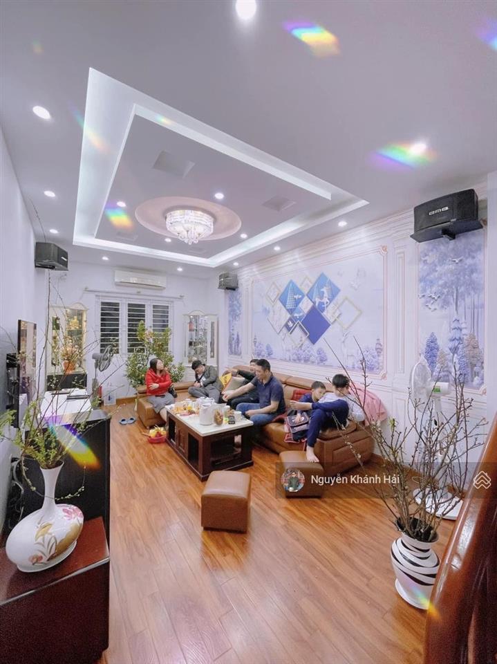 Bán nhà láng hạ  ngõ thông  kinh doan  lô góc. dt 50m2 x 5 tầng. giá 12 tỷ.