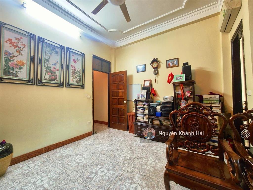 Lô góc  phân lô p lò đúc  cảm hội  vỉa hè  ngõ thông ô tô tránh. 50m2. giá 14 tỷ.