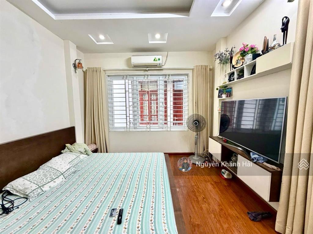 Bán gấp nhà trần quang diệu  ngõ thông  kinh doanh. dt 55m2  mt 6,2m. giá 12,9 tỷ.