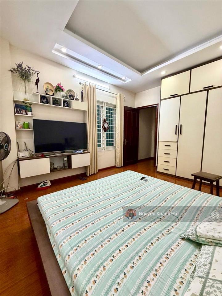 Bán gấp nhà trần quang diệu  ngõ thông  kinh doanh. dt 55m2  mt 6,2m. giá 12,9 tỷ.