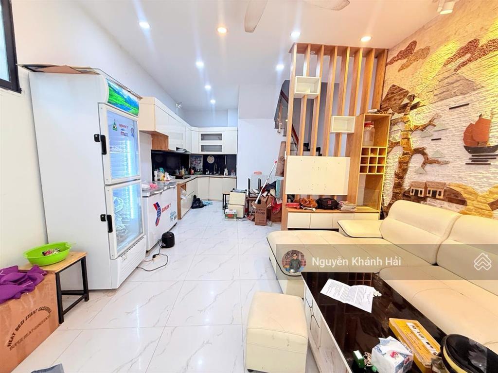 Phân lô  ô tô thẳng tắp trương định  kinh doanh. dt 53m2 x 4 tầng. giá 11 tỷ. có thương lượng.