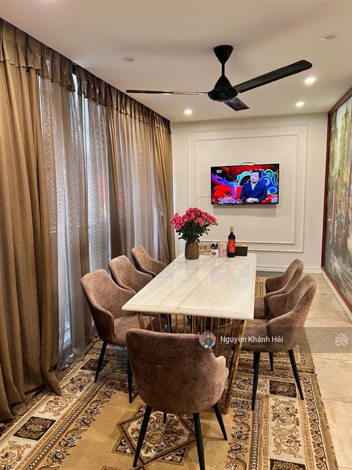 Bán nhà mới full nội thất chùa láng. 6 tầng  thang máy  dt 45m2  mt 5,5m. giá 15 tỷ.
