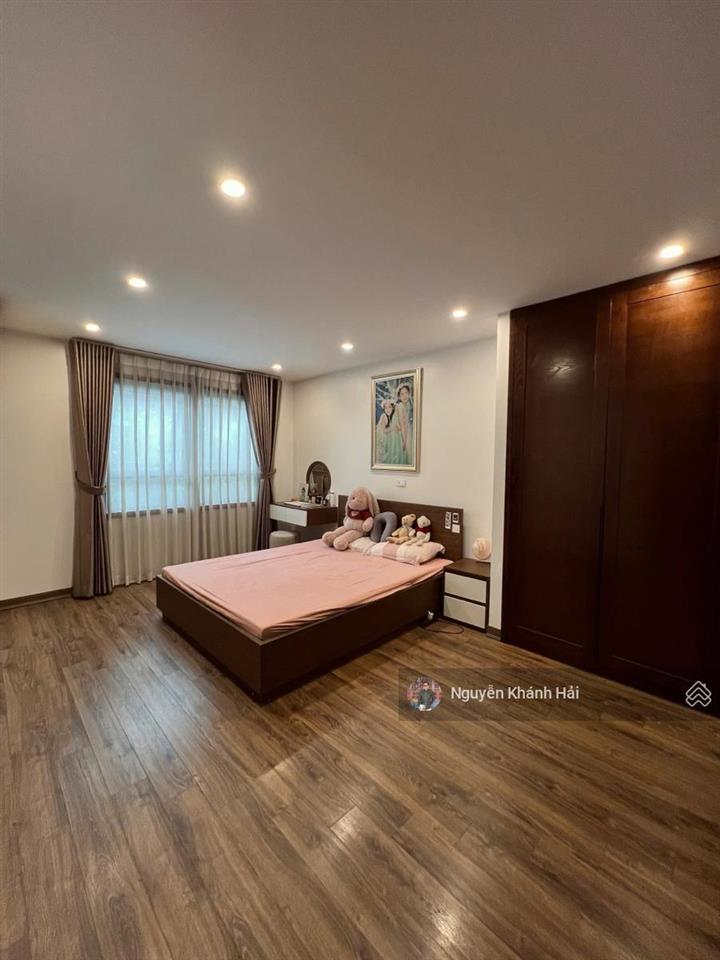 Bán nhà mới full nội thất chùa láng. 6 tầng  thang máy  dt 45m2  mt 5,5m. giá 15 tỷ.