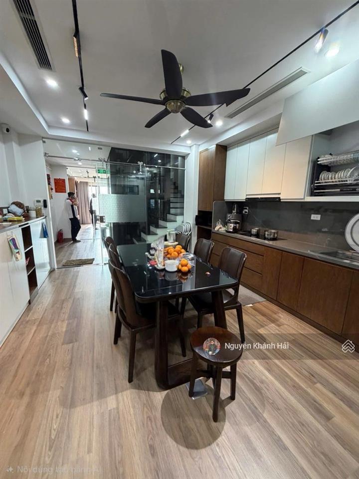 Rẻ bất ngờ  p thái thịnh  66m2 x 6 tầng  thang máy  kinh doanh. giá 14 tỷ.