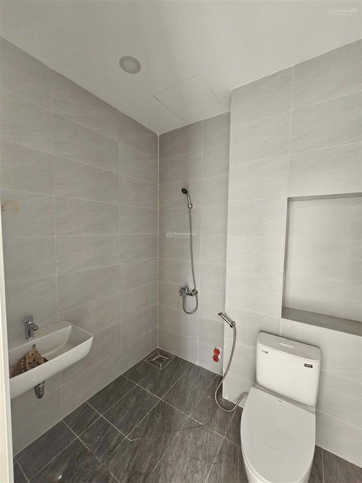 Nhà giá ngộp chỉ 2,3 tỷ bao phí đang cho thuê  view công viên  giáp vin hóc môn, vành đai 3