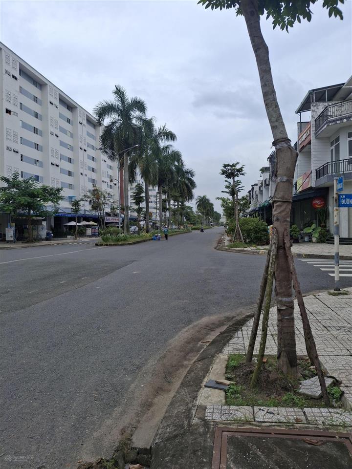 Nhà giá ngộp chỉ 2,3 tỷ bao phí đang cho thuê  view công viên  giáp vin hóc môn, vành đai 3