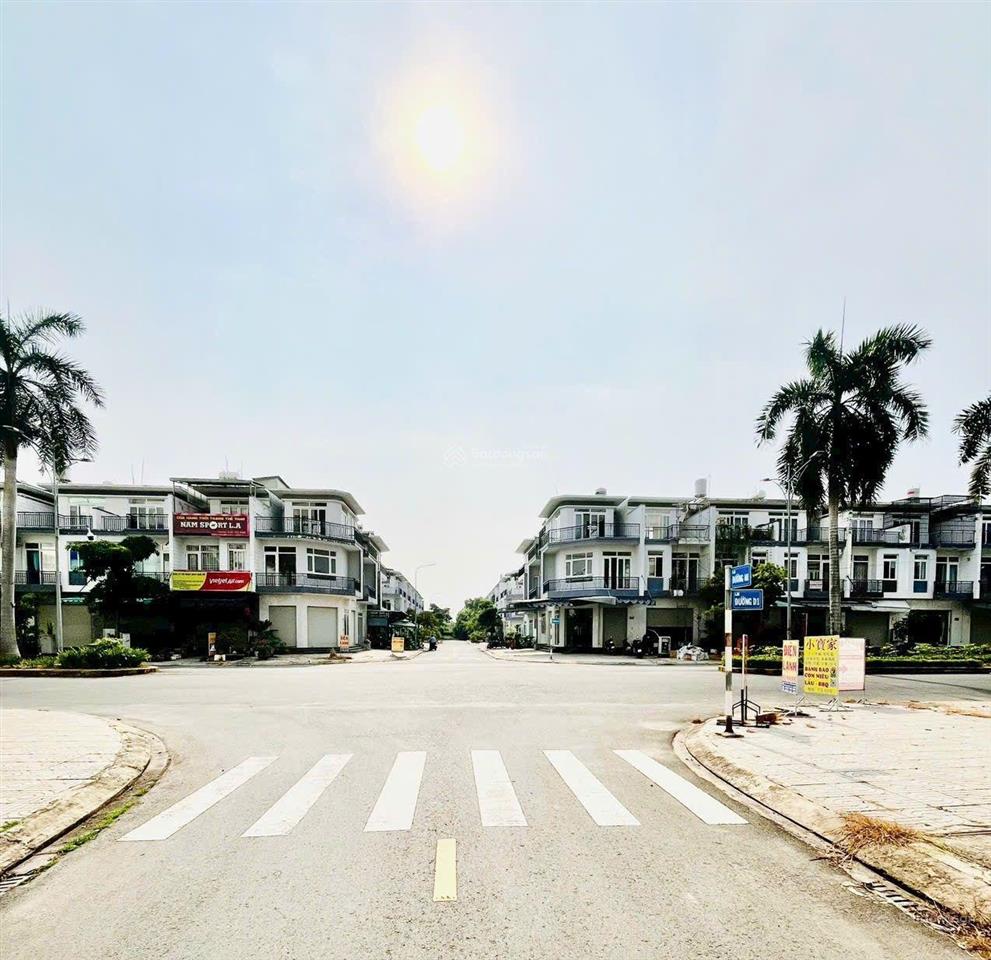 Phúc an city bán gấp nhà sổ đã hoàn công, hoàn thiện đẹp  cho thuê dòng tiền, liền kề vin hóc môn.