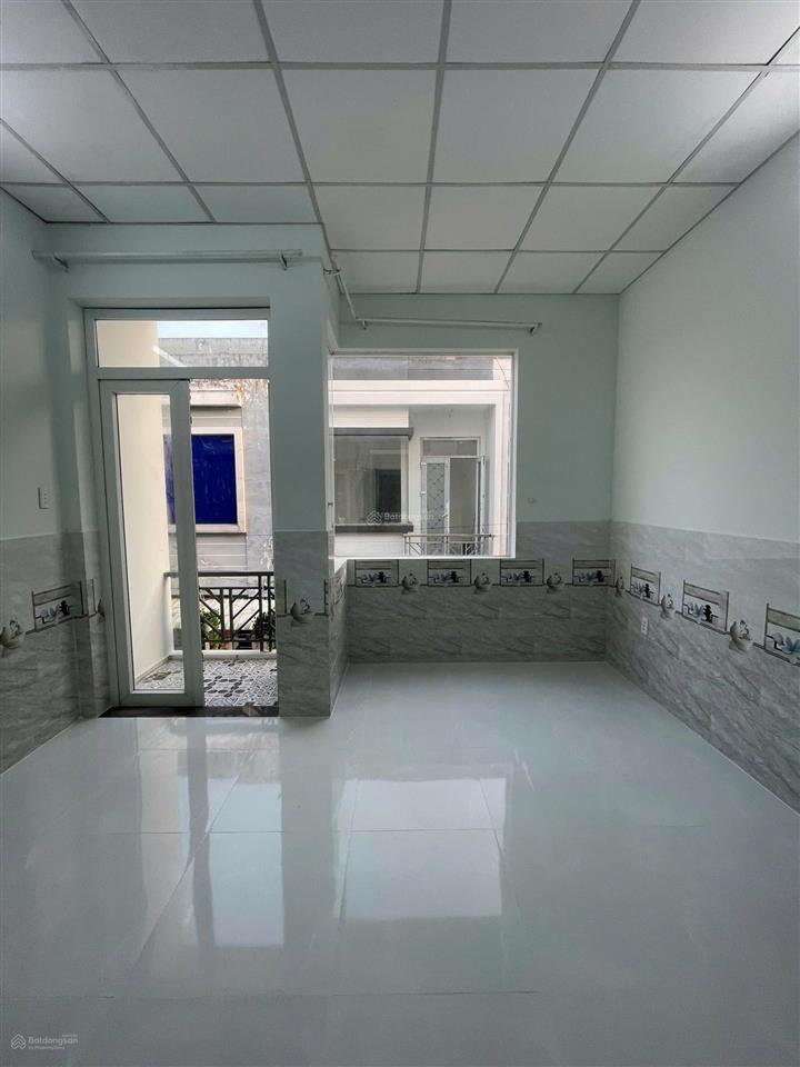 Ngộp bank bán nhà mặt tiền đường ôtô, dân cư đông, đối diện 3 tháp chung cư ori phương mai, gò hưu