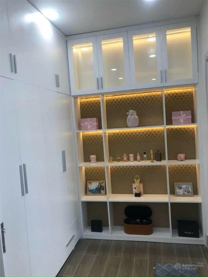 Cho thuê nhà solar city bến lức. nhà mới, nội thất đầy đủ. gần công viên, sông mát mẻ, bảo vệ 24/24
