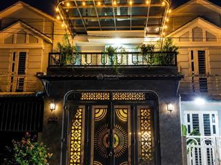 Chủ ngộp bán nhà 1 trệt 1 lầu, đầy đủ nội thất  khu dân cư đông, thuận tiện để ở hoặc cho thuê