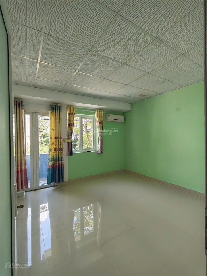 Chủ ngộp bán nhà 1 trệt 1 lầu, đầy đủ nội thất  khu dân cư đông, thuận tiện để ở hoặc cho thuê