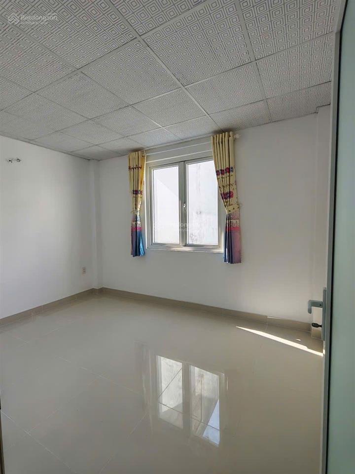 Chủ ngộp bán nhà 1 trệt 1 lầu, đầy đủ nội thất  khu dân cư đông, thuận tiện để ở hoặc cho thuê