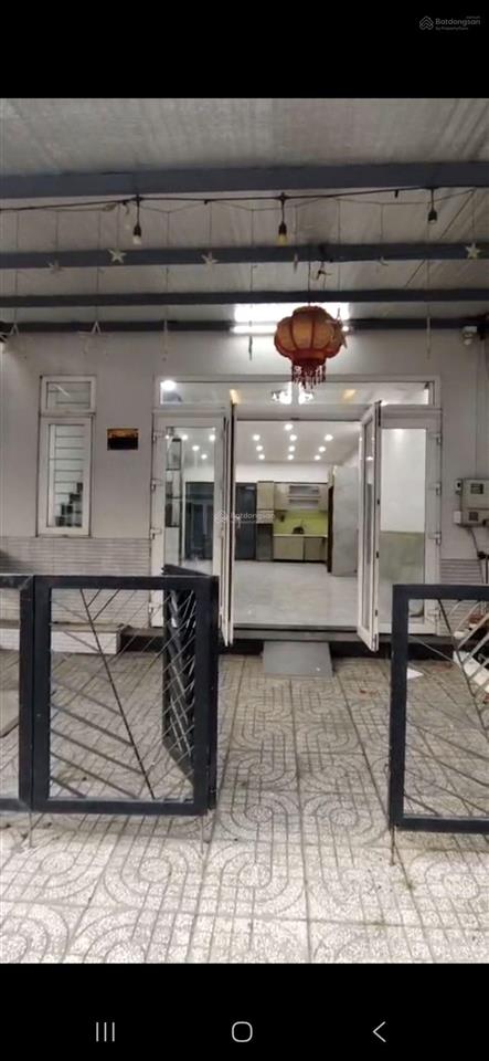 Cắt lỗ nhà shr 1 trệt 2 lầu 85m2  an ninh 24/24, đầy đủ tiện ích  cách vin hóc môn 1,5km