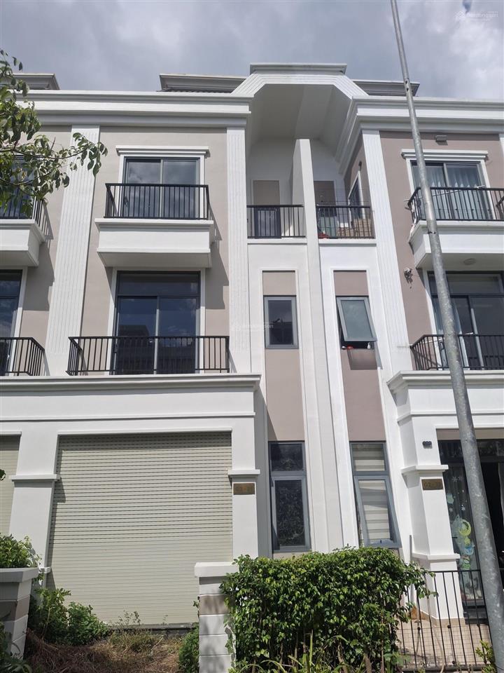 Cắt lỗ nhà phố 75m2, mặt tiền đường thuận tiện để ở, cho thuê, an ninh 24/24  cách vin hóc môn 3km
