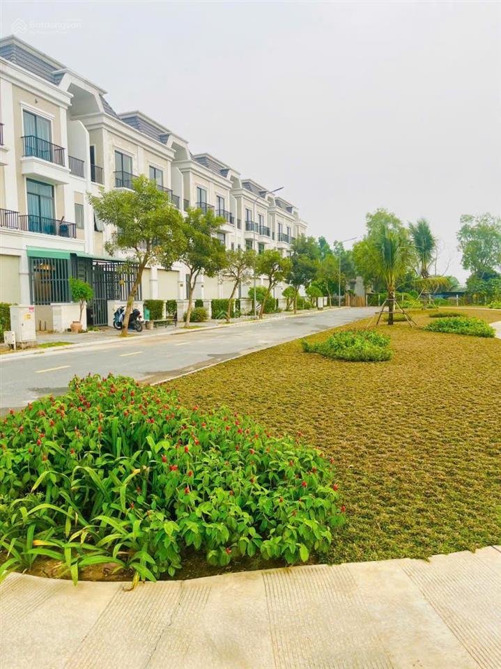 Cắt lỗ nhà phố 75m2, mặt tiền đường thuận tiện để ở, cho thuê, an ninh 24/24  cách vin hóc môn 3km