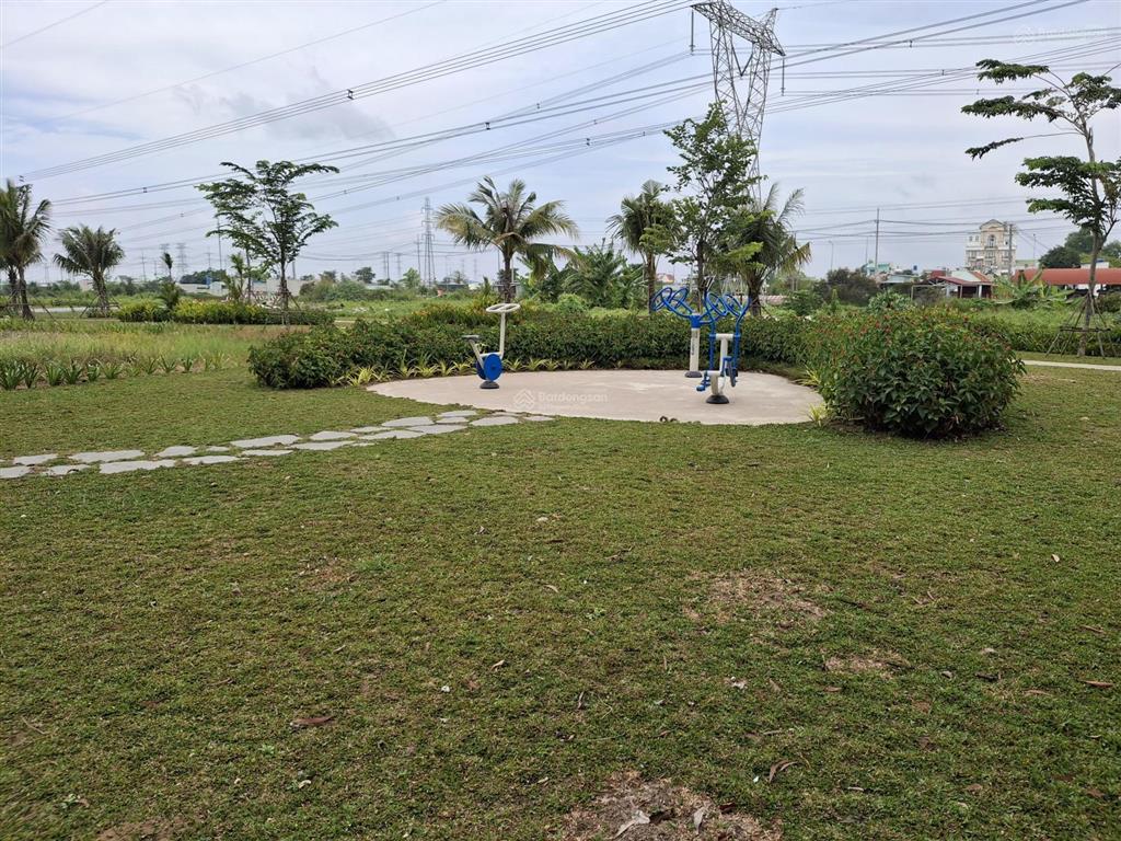Cắt lỗ nhà phố 75m2, mặt tiền đường thuận tiện để ở, cho thuê, an ninh 24/24  cách vin hóc môn 3km