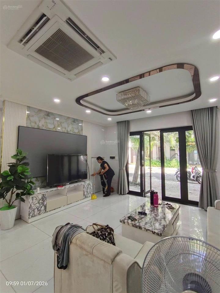 Cho thuê biệt thự full nội thất  1 trệt 2 lầu 3  4pn. khu an ninh 24/24, yên tĩnh, gần kcn