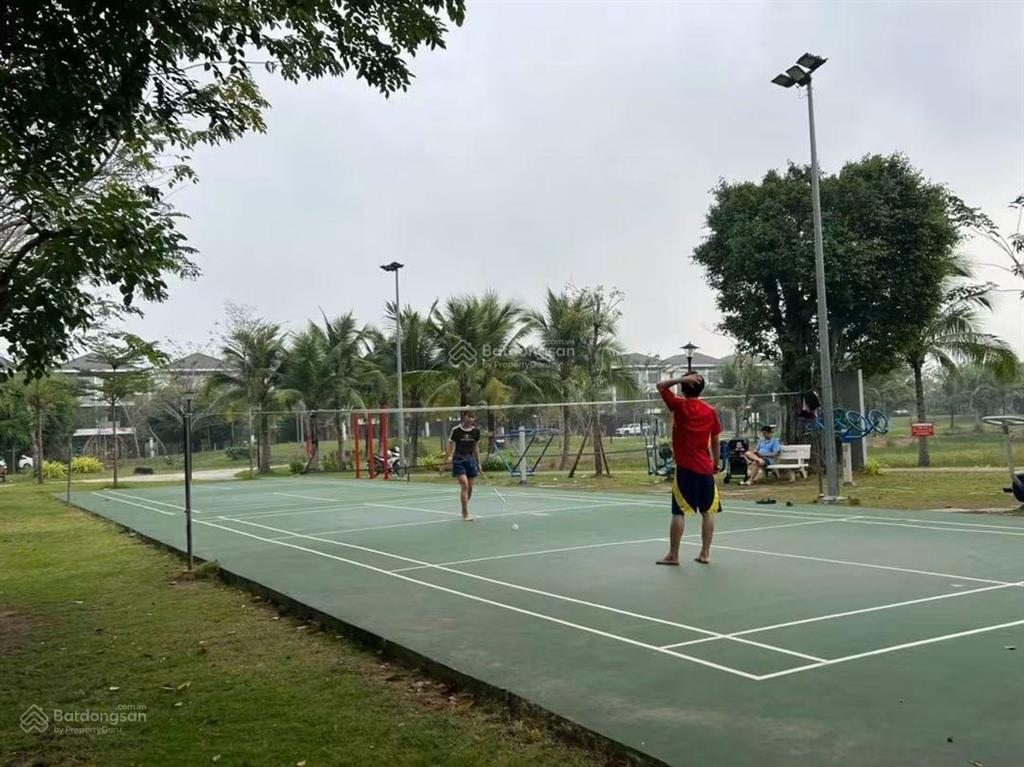 Cắt lỗ 300 triệu nhà phố hoàn thiện đẹp  1 trệt 2 lầu ở hoặc cho thuê  cách vin hóc môn 2km