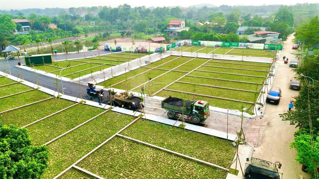 Đất lô góc hoà lạc 100m² full thổ cư  sát đhqg  mặt tiền 8m đường 20m  giá 4 tỷ.