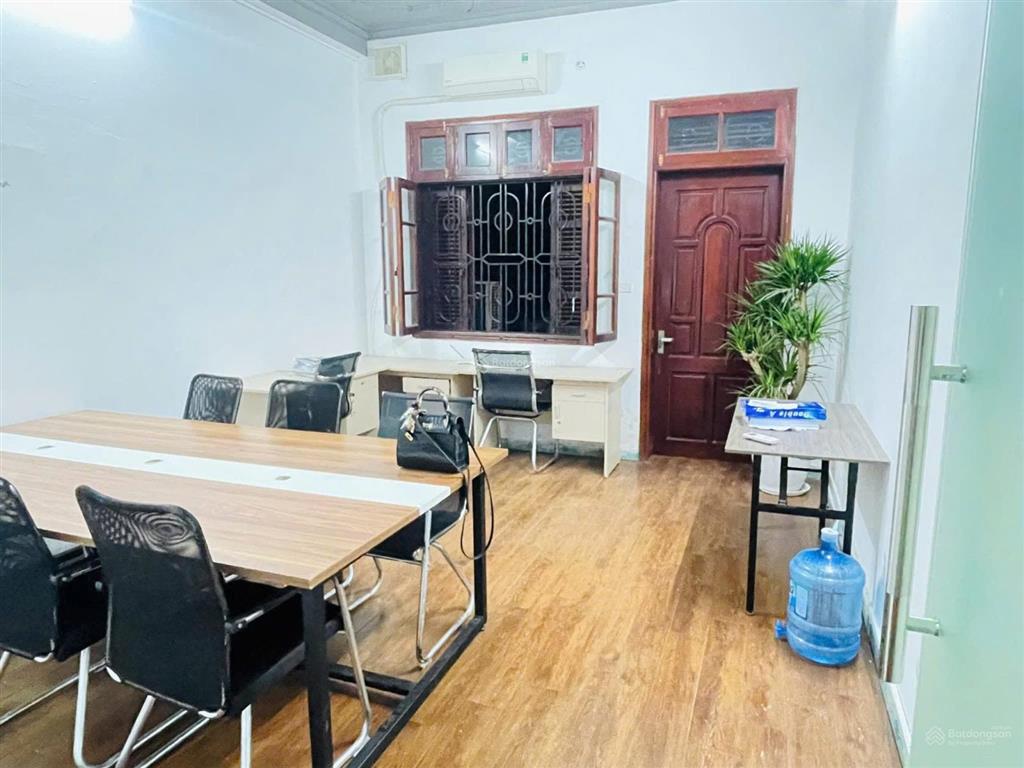 Cho thuê văn phòng giá ưu đãi tại số 37 ngõ 10, nguyễn văn huyên, 20m2, 5,5 triệu vnd