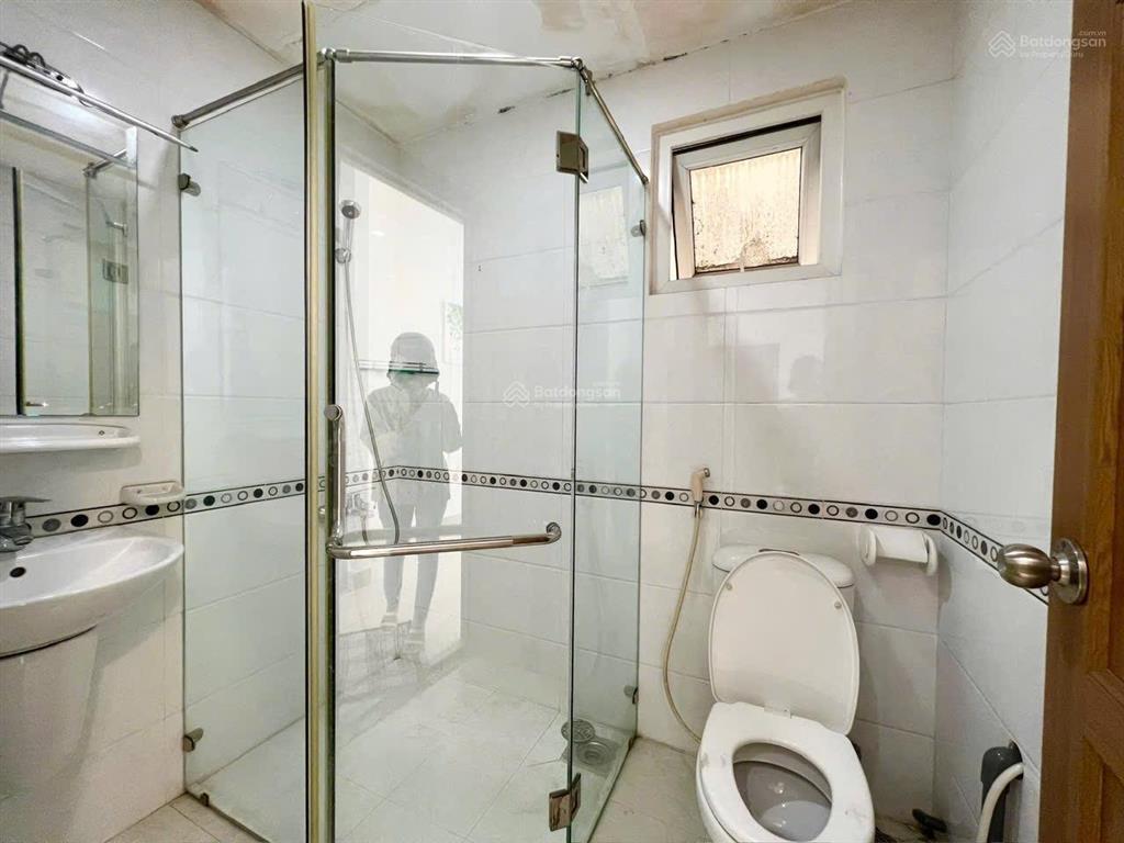 Cho thuê căn hộ studio cửa sổ q4 gần đh luật, đh nguyễn tất thành, chợ 200, nhà thờ xóm chiếu