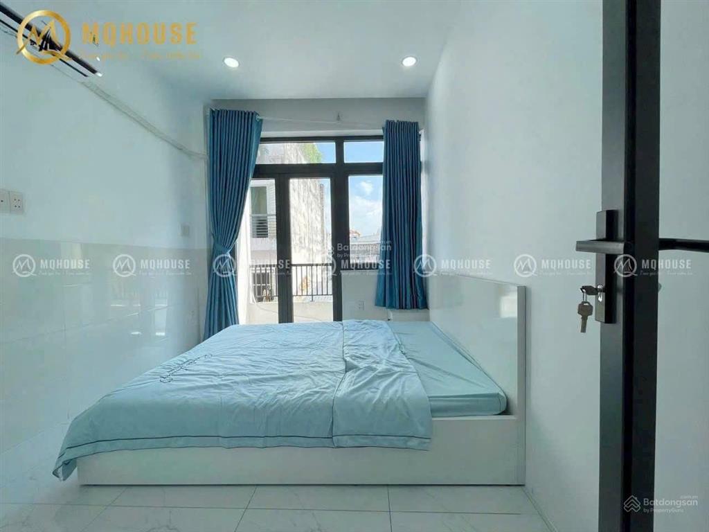 Cho thuê căn hộ 2pn cửa sổ q4 gần đh luật, đh nguyễn tất thành, cầu khánh hội, cầu tân thuận