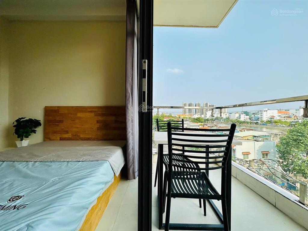 Cho thuê căn hộ studio ban công thoáng q4 gần đh luật, đh nguyễn tất thành, cầu tân thuận