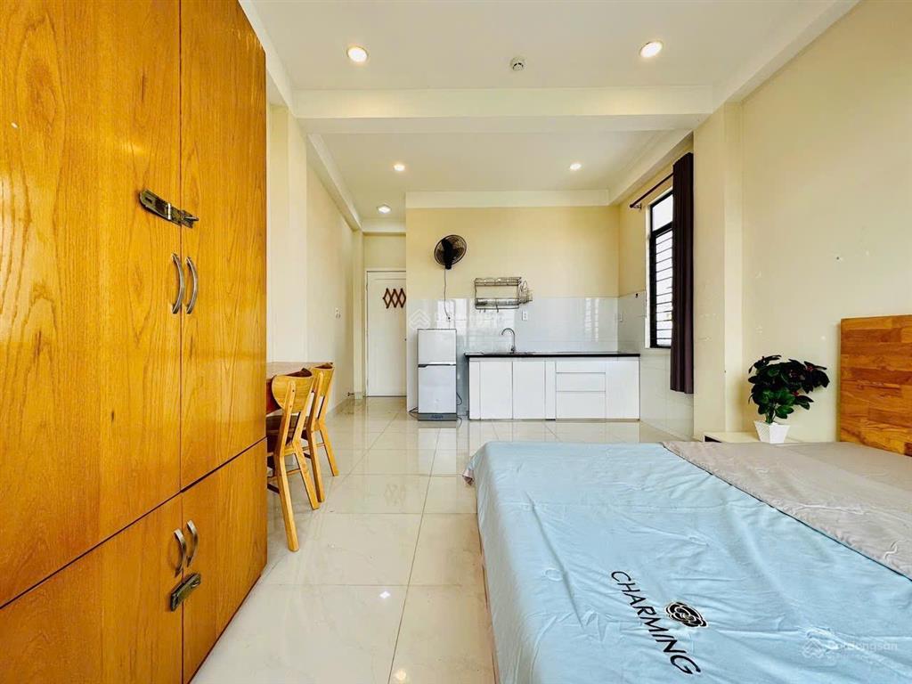Cho thuê căn hộ studio ban công thoáng q4 gần đh luật, đh nguyễn tất thành, cầu tân thuận