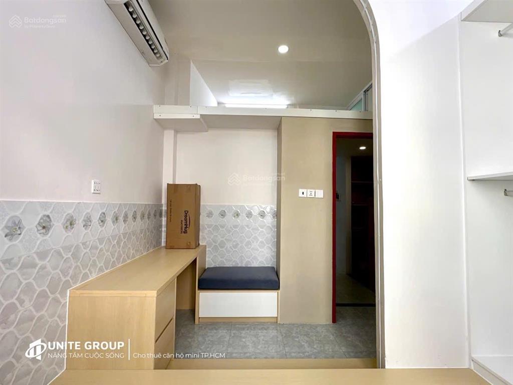Cho thuê căn hộ 2pn cửa sổ phòng mới bốc seal q4 gần đh luật, đh nguyễn tất thành, cầu calmette