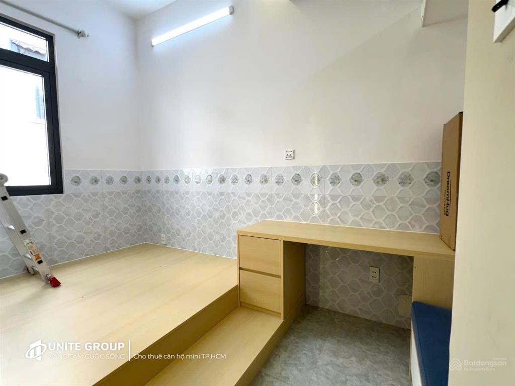 Cho thuê căn hộ 2pn cửa sổ phòng mới bốc seal q4 gần đh luật, đh nguyễn tất thành, cầu calmette