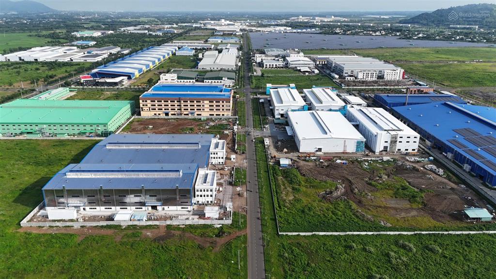 Chính chủ gửi bán nhanh lô đất đầu lan anh 7 đường 28 gần cổng chính kcn sonadezi 108m2/850tr