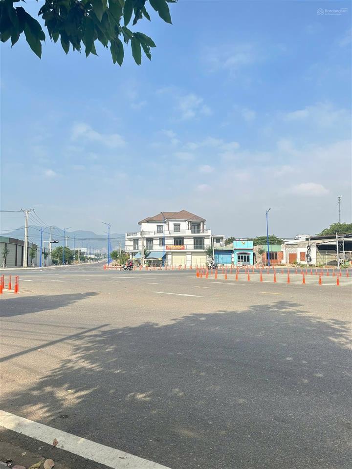 Chủ ngộp cần bán gấp lô đất lan anh 5 đường số 25 hòa long 100m2/1ty070