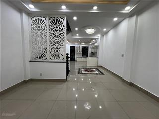 Nhà phố view hồ, đường 25m, giá 30 triệu hoàn thiện đẹp ở và làm văn phòng, dt 5x20m 1 trệt 3 lầu