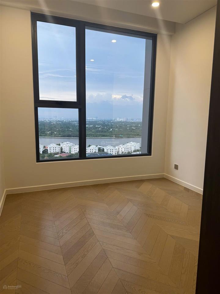 Bán 3 phòng ngủ 93m2 lumiere riverside, view sông, tầng cao, giá tốt 16.2 tỷ all in, sẵn sổ