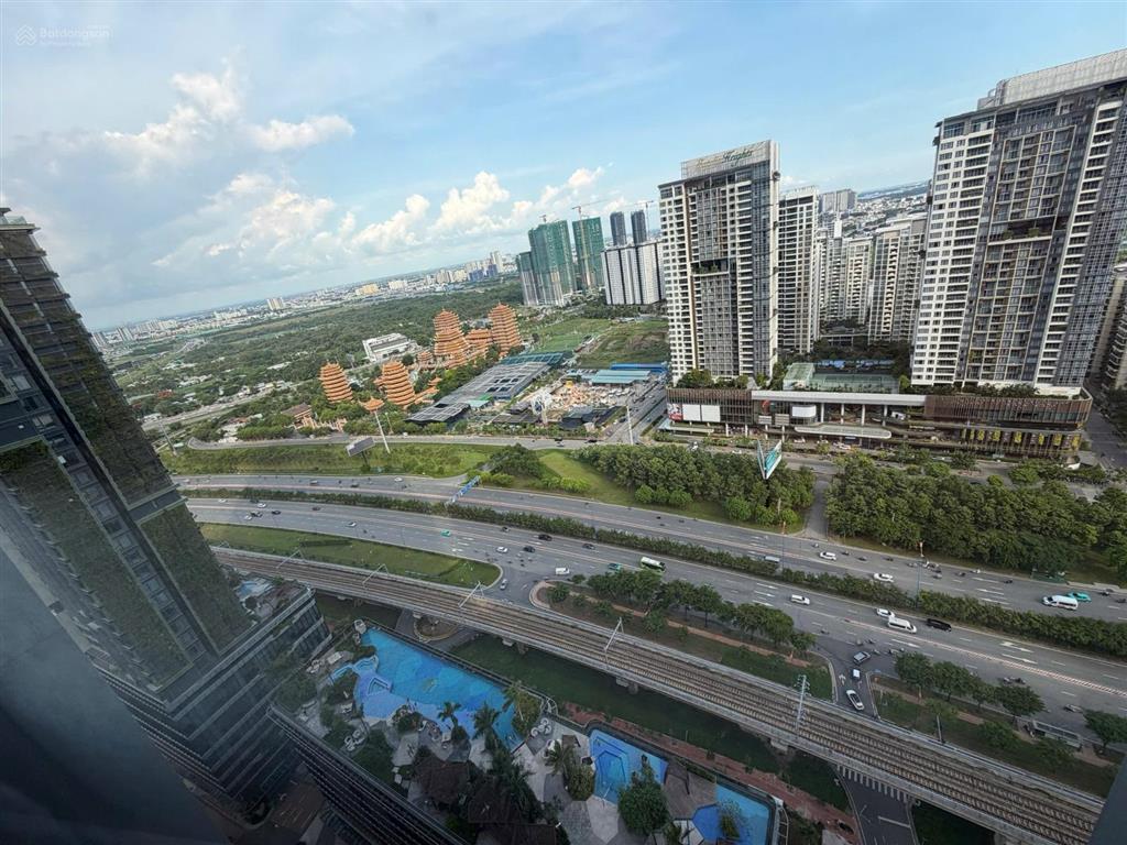 Bán 2 phòng ngủ góc 77m lumiere riverside, view city, lầu cao, giá 12.8 tỷ (all in)