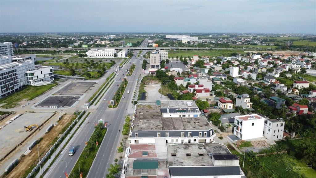 Bán lô đất 225m2 mặt tiền 9,5m đối diện bv việt đức cs2