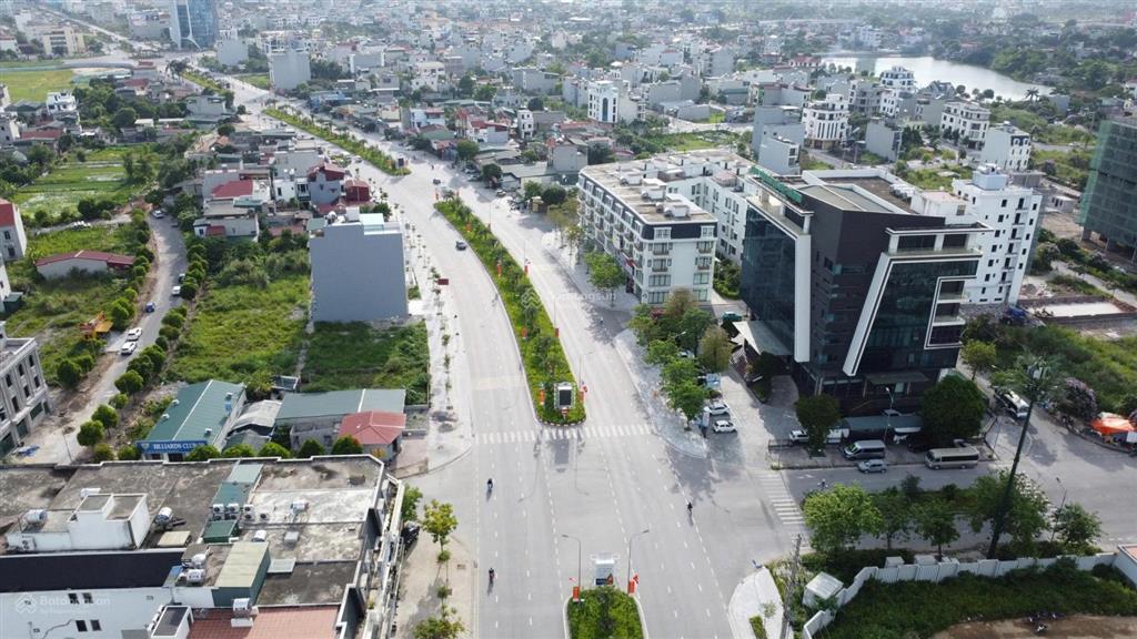 Bán lô đất 225m2 mặt tiền 9,5m đối diện bv việt đức cs2