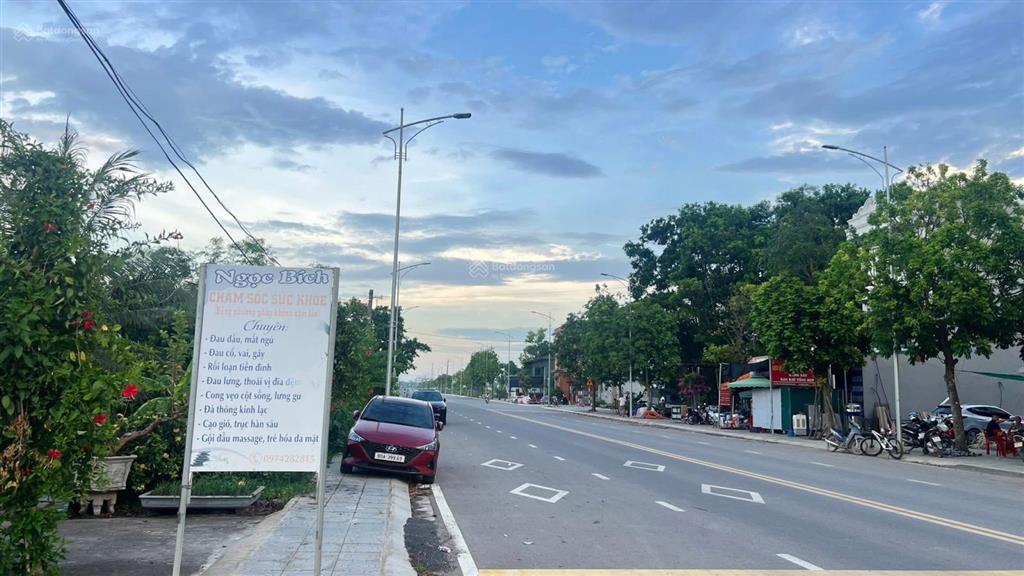 Bán lô đất ba mặt tiền mặt đường lê công thanh, cách cổng học viện ngân hàng 100